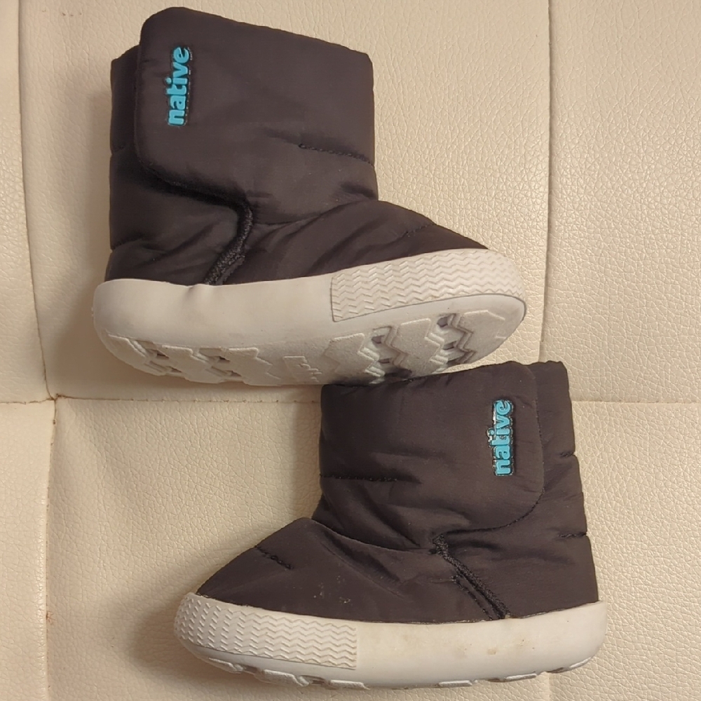 3/$20 native Chamonix Baby Boot - Baby Size 2